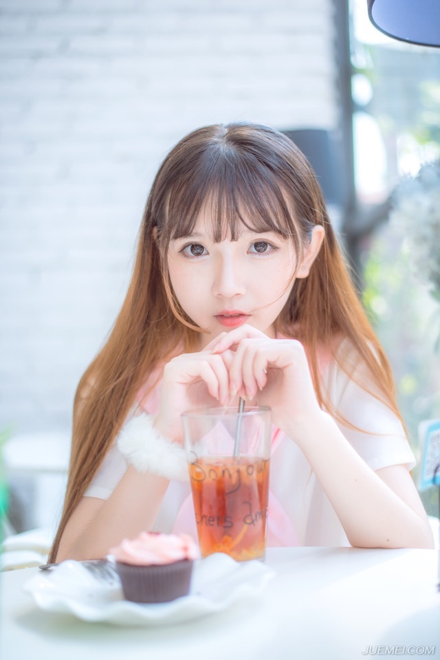 没有一样东西是掌握在自己手中的，那么就让它们随风而去吧。——三毛《万水千山走遍》